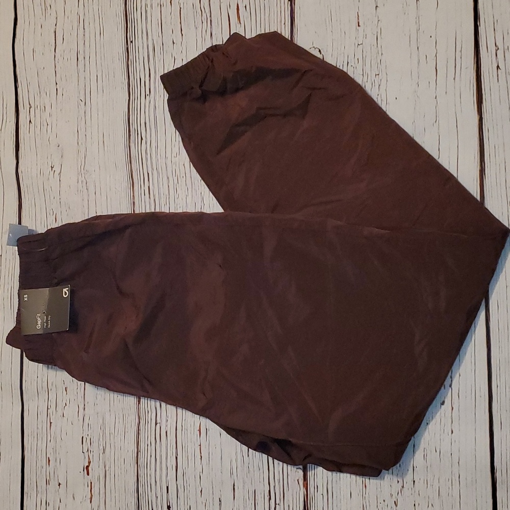 🆕️ GAP FIT HIGH RISE QUICK DRY JOGGER